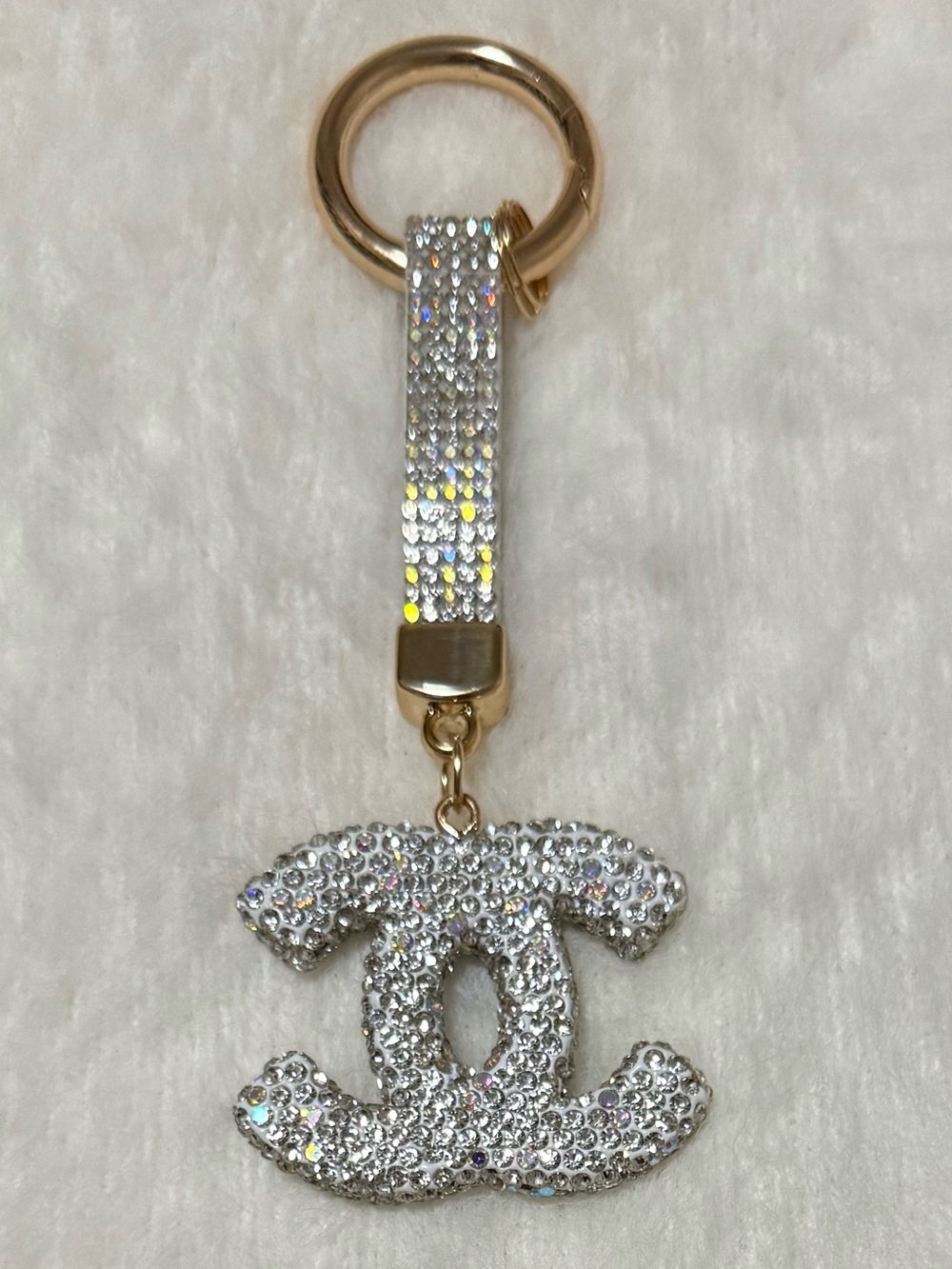 Sparkling Luxury Keychain Gold-tone Hardware in White/Silver
